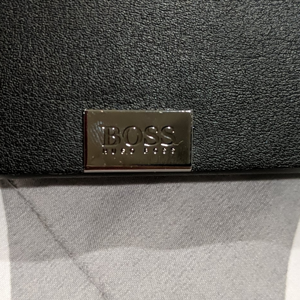 Hugo Boss - Picture 2 of 5